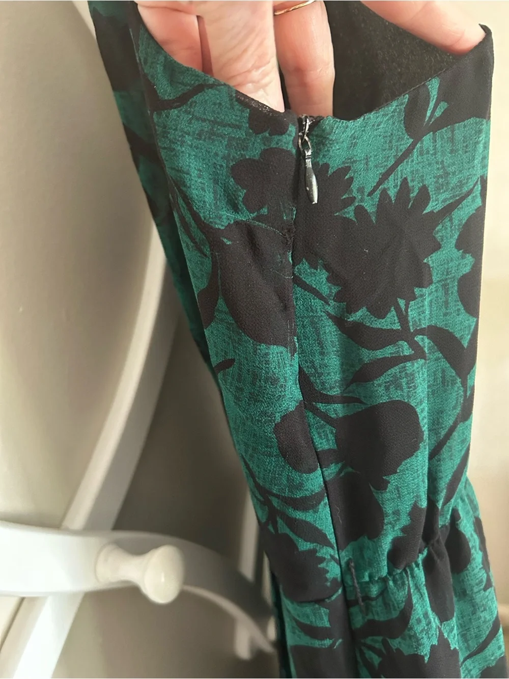 Adelyn Rae Green & Black Floral V-Neck Midi Dress